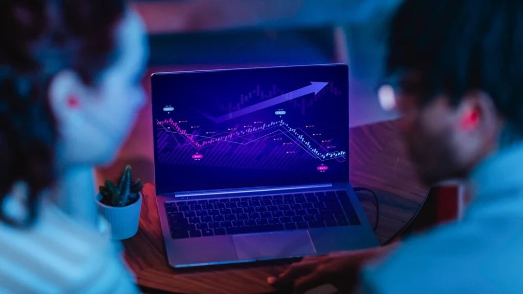 Custom Trading Software vs Off-the-Shelf Platforms - Custom vs Off-the-Shelf: How to Choose the Best Trading Software 